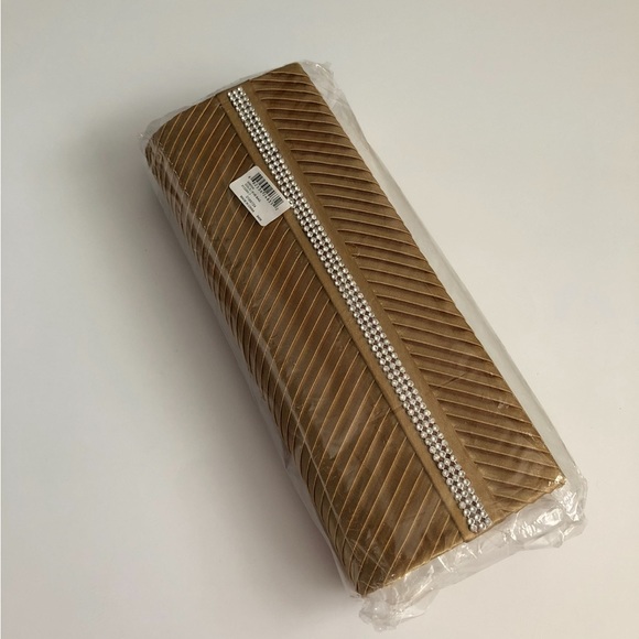 New Clutch With Rhinestones - Picture 6 of 6